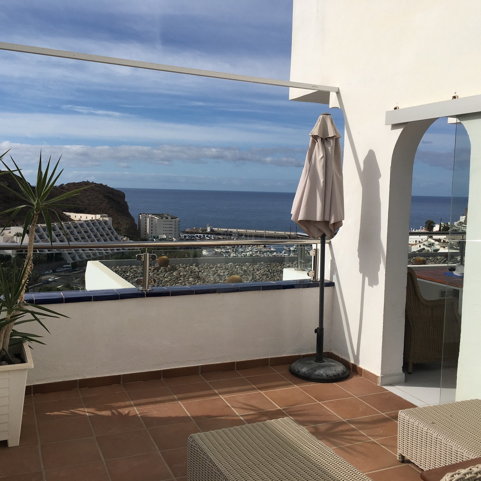 303 Den bua døra går til til den andre terrassen. Galleribilde