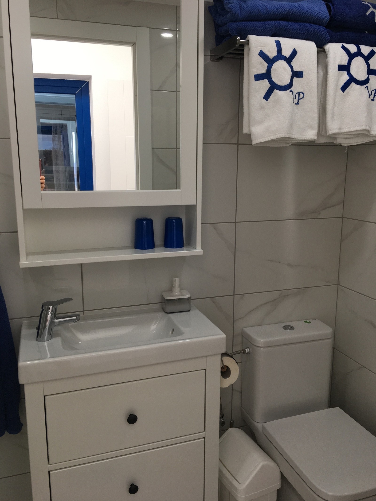 303 Ekstra bad med dusj og toalett. Galleribilde