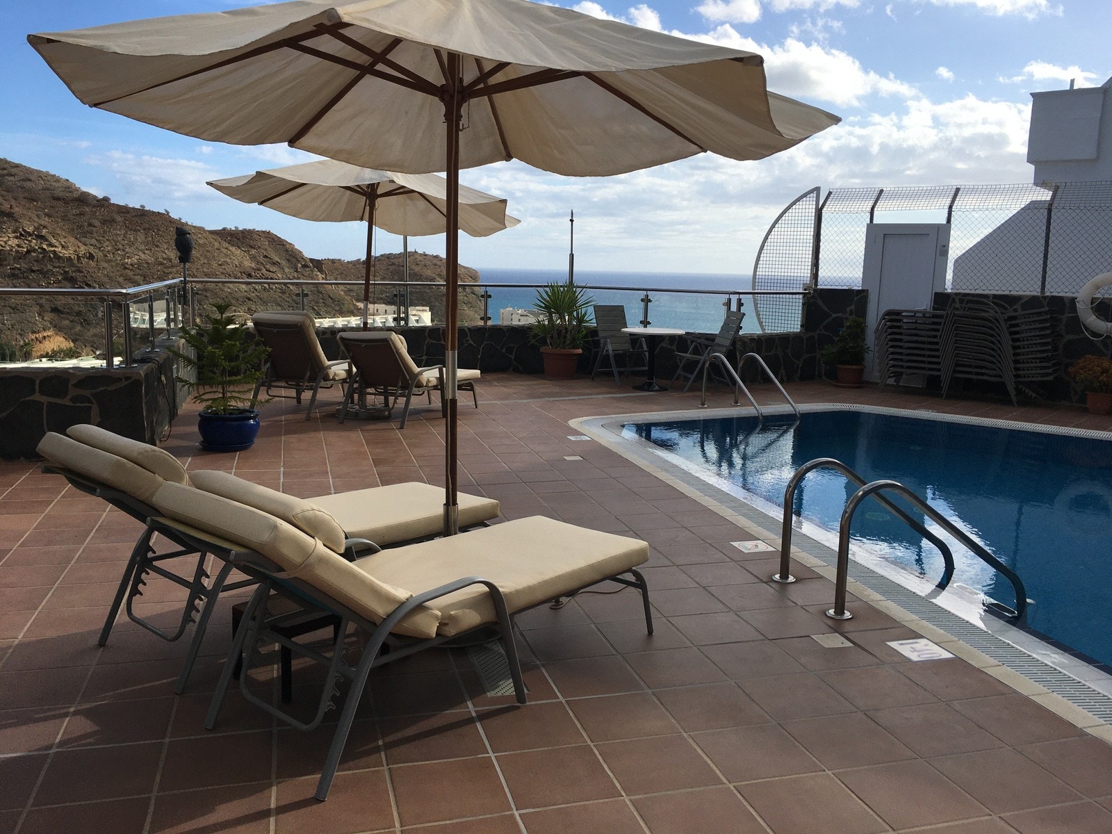 Bassengkos Galleribilde