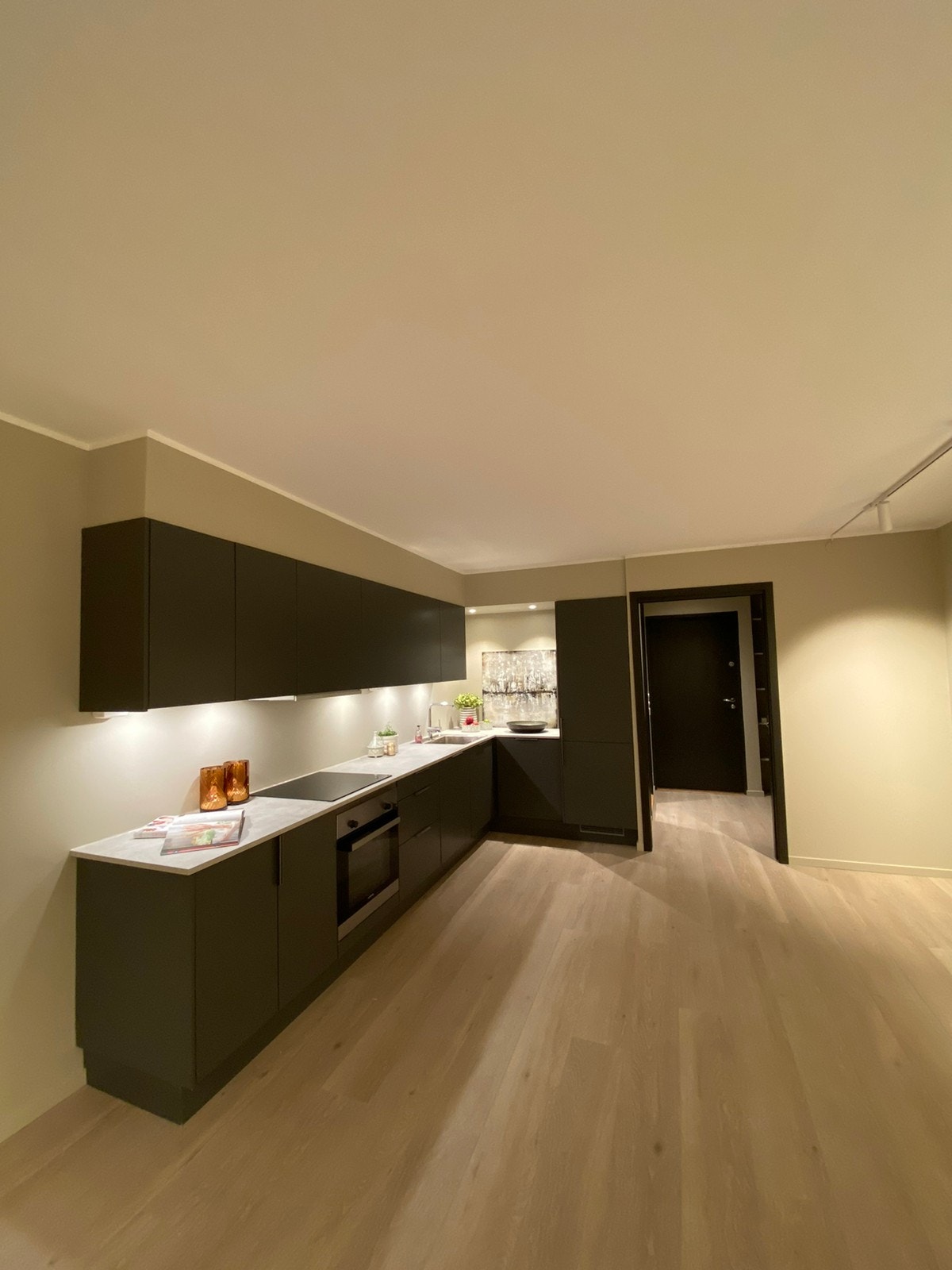 Masse benkplass for matlaging Galleribilde