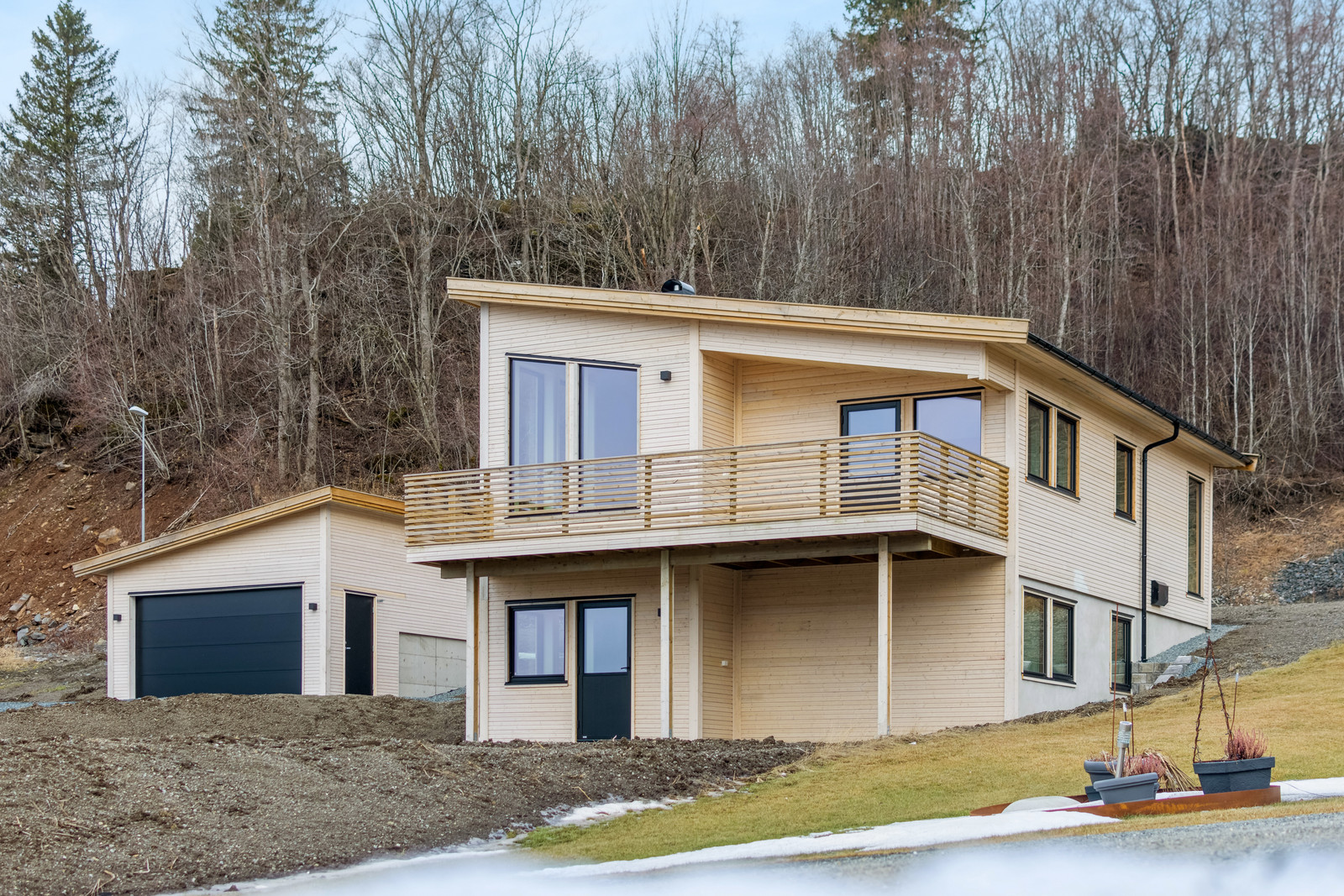 Bildet er av en tilsvarende bolig, også på Smihaugvegen.