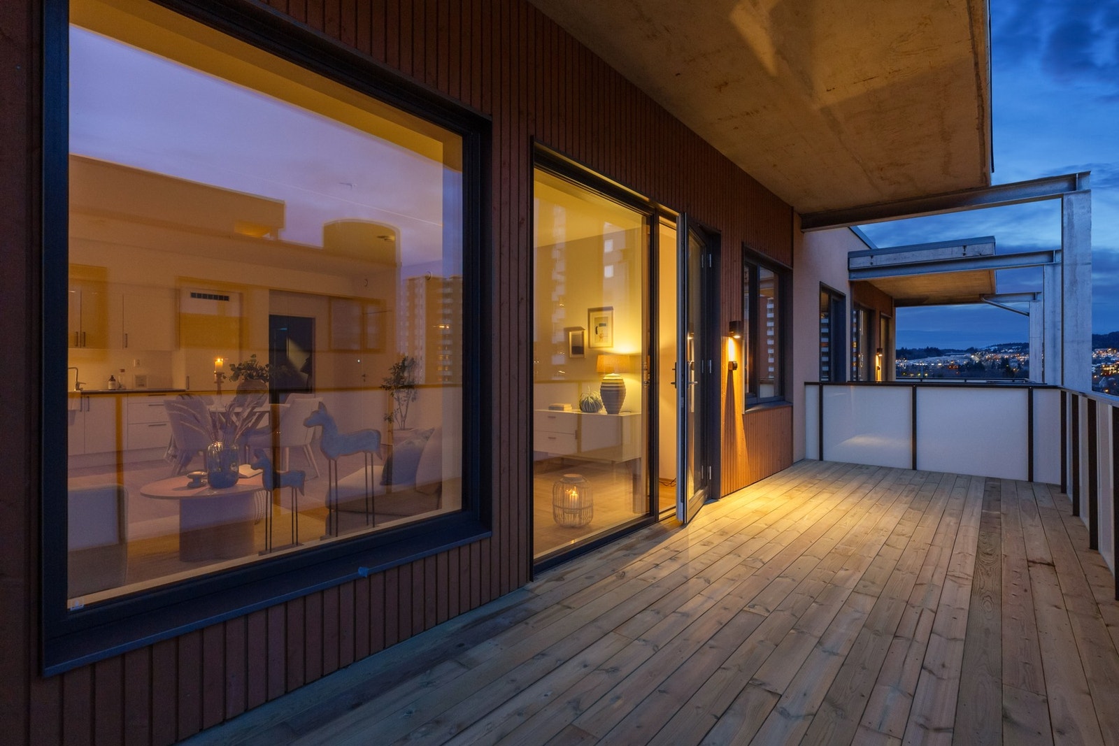 Herlig sørvendt balkong på hele 19,2 kvm. Galleribilde