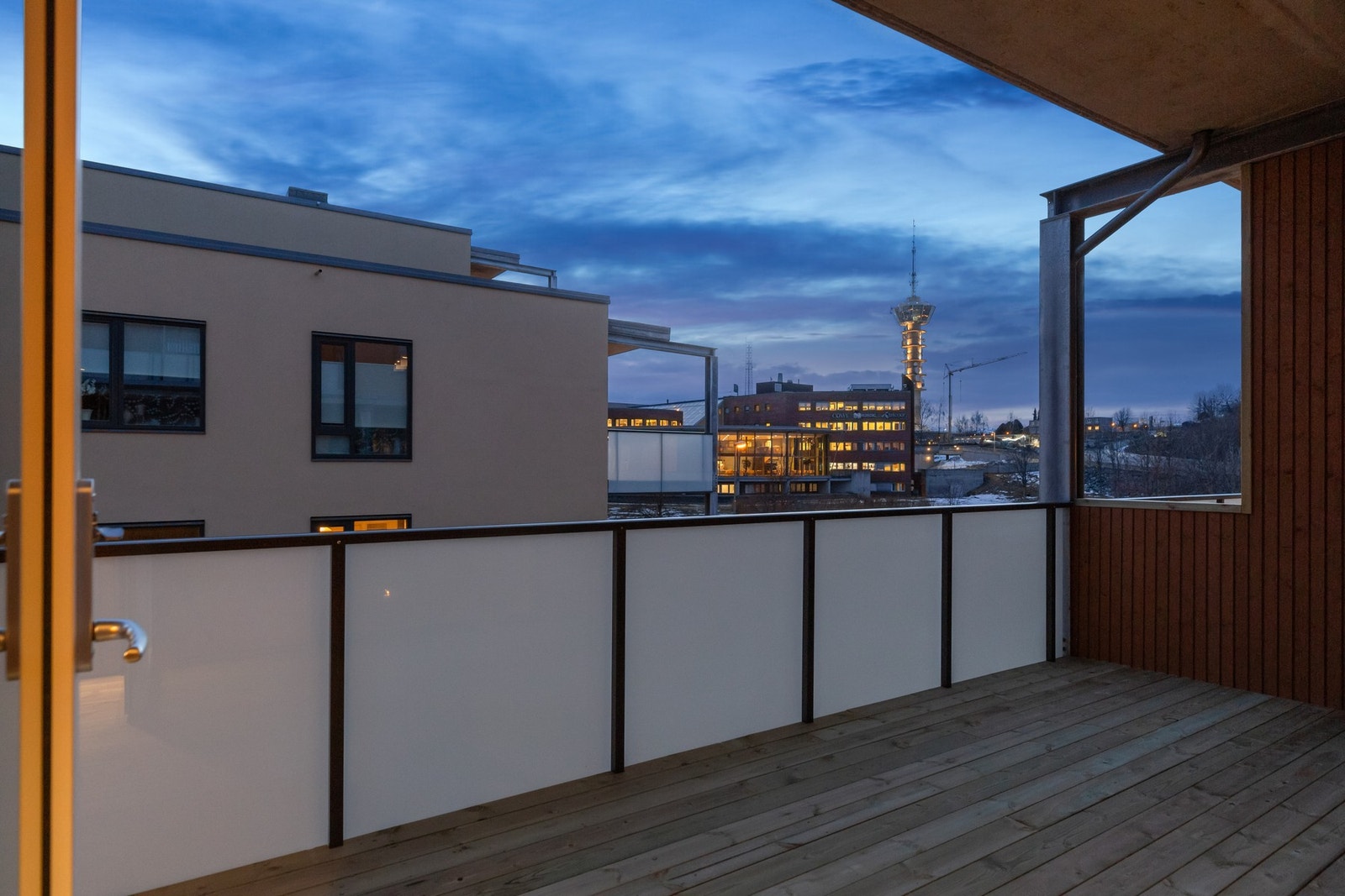 Men en fin beliggenhet i byggets 4. etajse får man en nydelig utsikt mot Tyholttårnet. Galleribilde