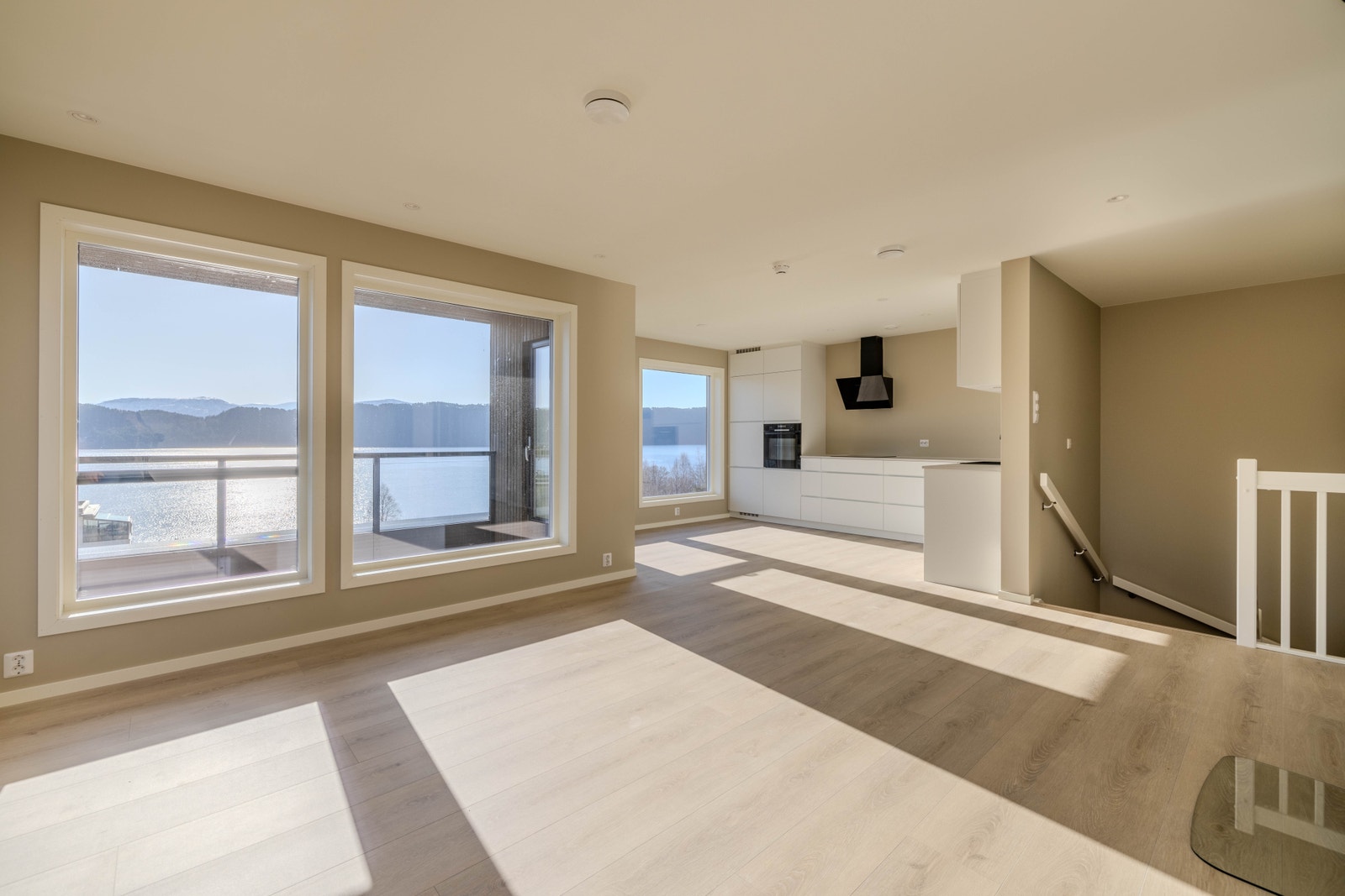 Gjennomgåande lyse og tiltalande fargeval i alle rom Galleribilde