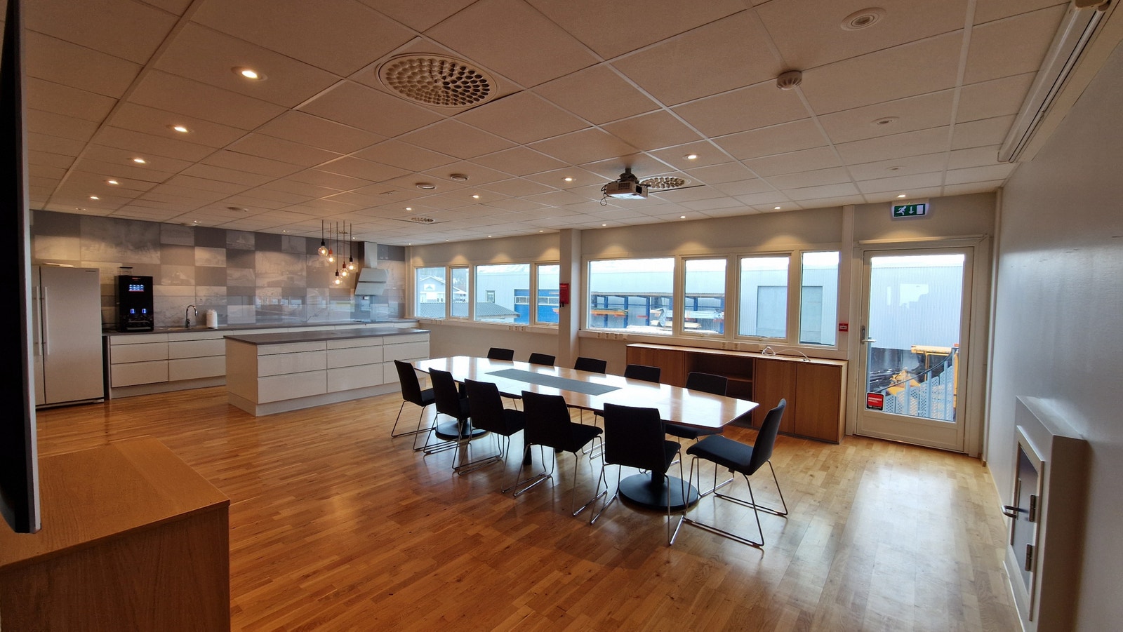 Kontorlokale 2 etg. - Møterom/spiserom Galleribilde