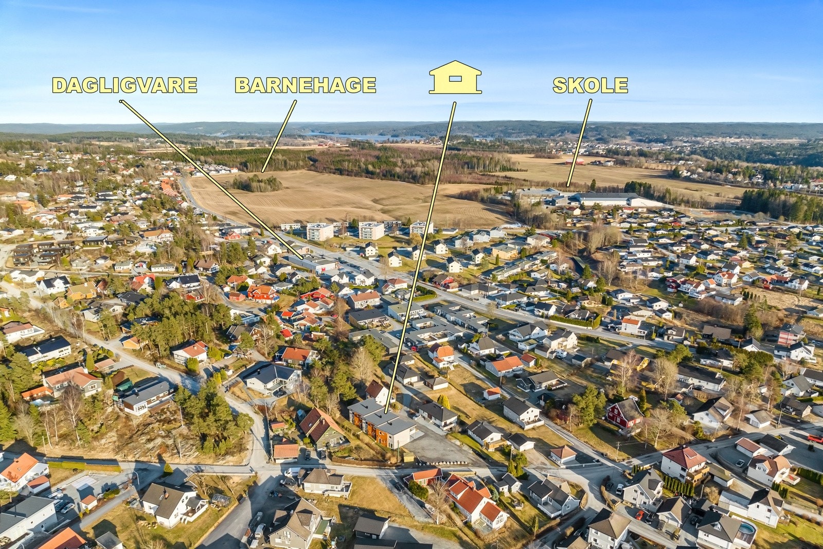 Boligen har en meget flott beliggenhet i forhold til skole, barnehage og dagligvarebutikk. Byens beste turområder ligger i umiddelbar nærhet! Galleribilde