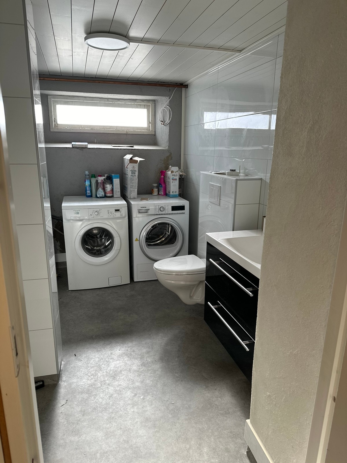 Vaskerom med bad i Kjeller Galleribilde