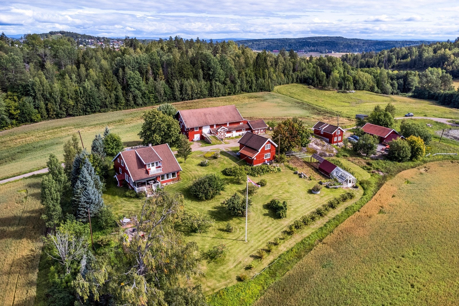 Gården i Røyken, der det blir yoga & meditasjon & permakultur kursgård & community Galleribilde