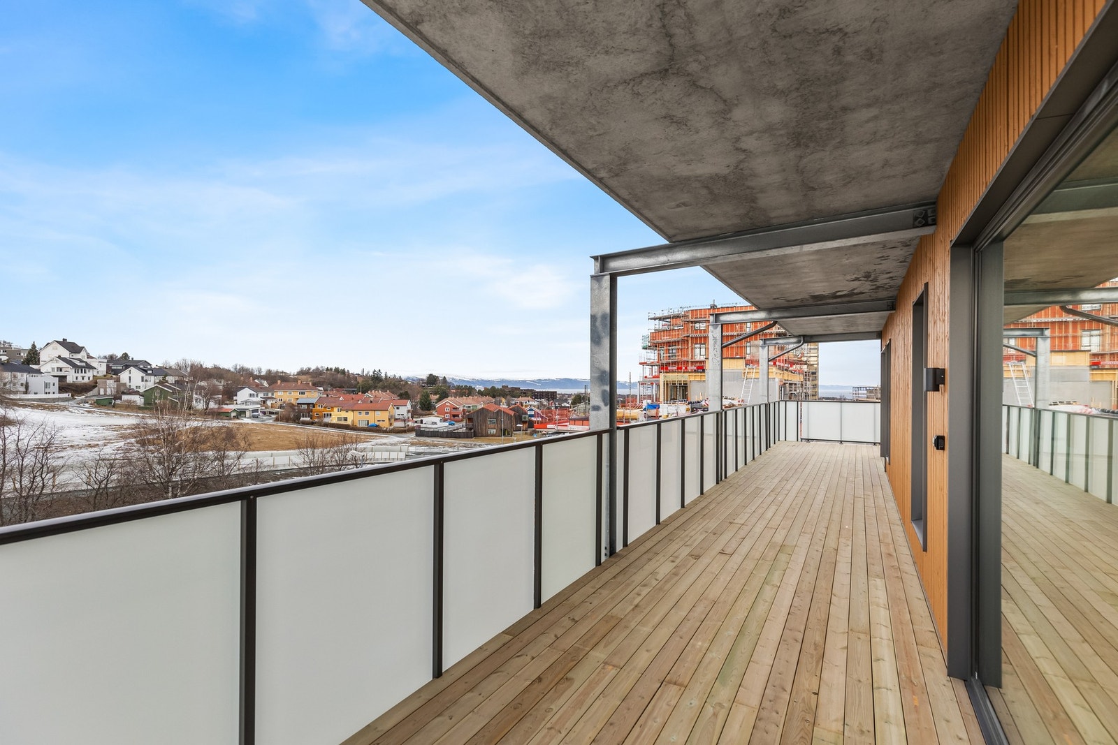Denne balkongen er på romslige 42,2 kvm. Galleribilde