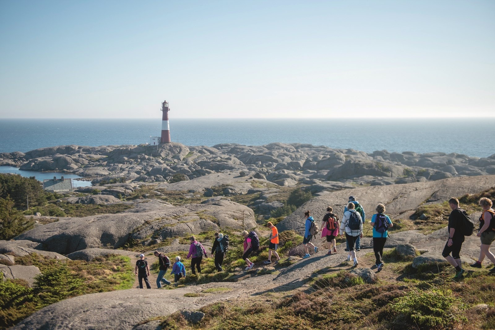 Eigerøy byr på mange turmuligheter- en av de mest populære er til Eigerøy fyr. Dette er en enkelt tur (meste på grusvei) som passe de fleste aldersgrupper. Galleribilde