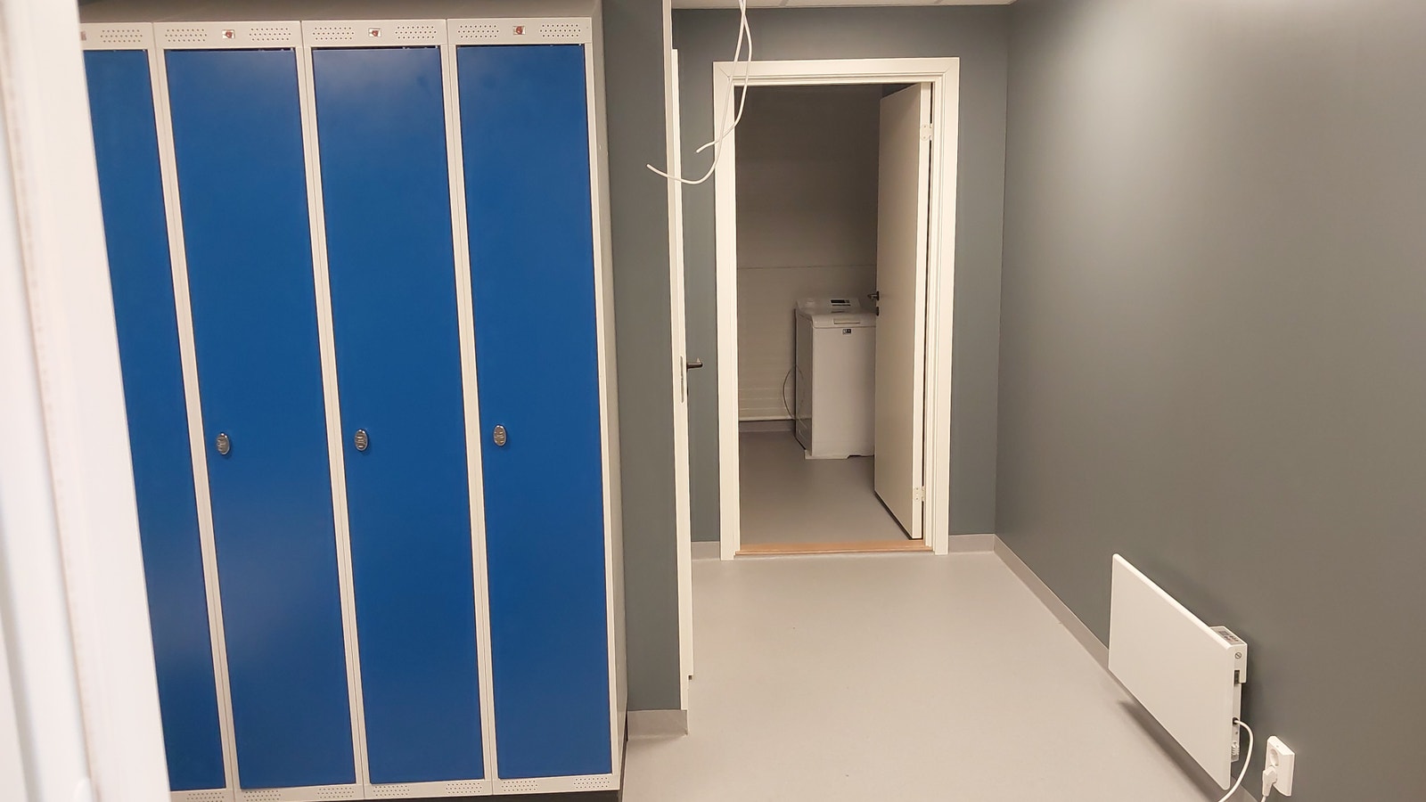 Garderobe 1. etg. Galleribilde