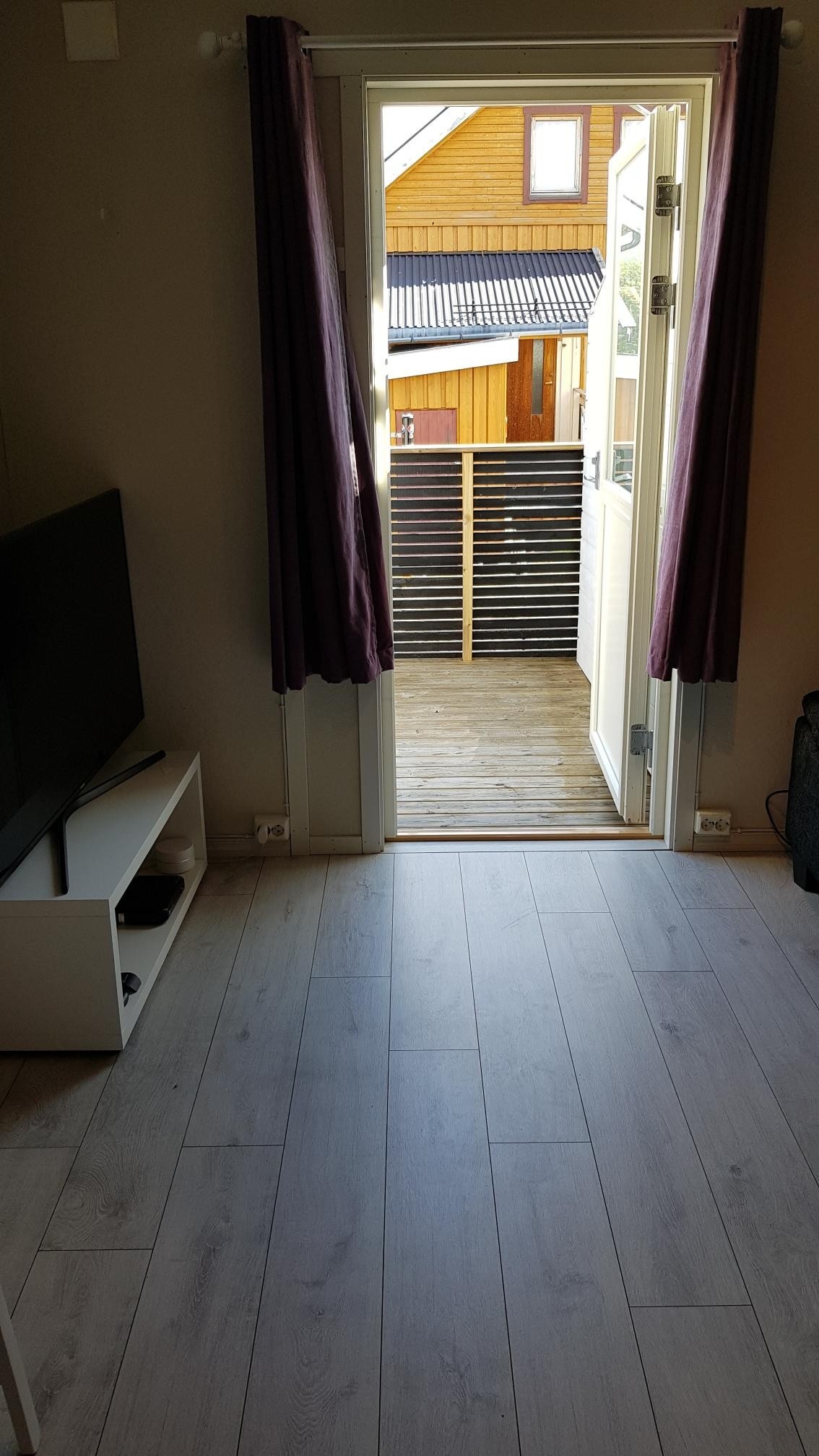 Egen veranda med gode solforhold. Galleribilde