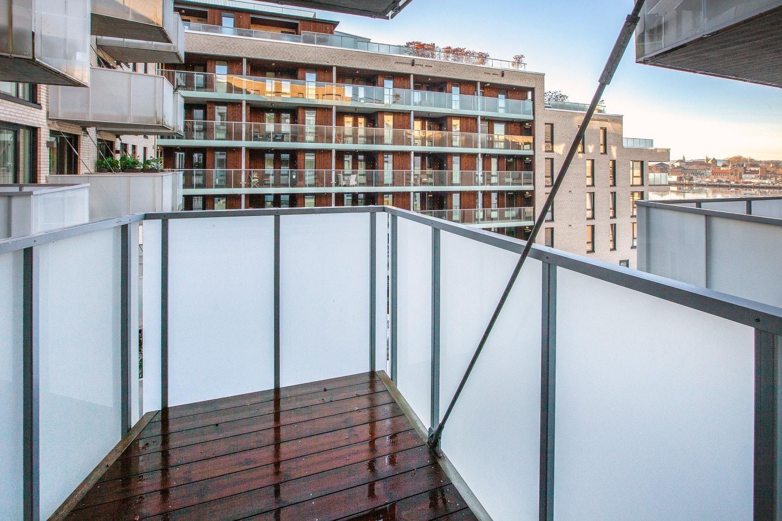 Balkong med uteplass Galleribilde