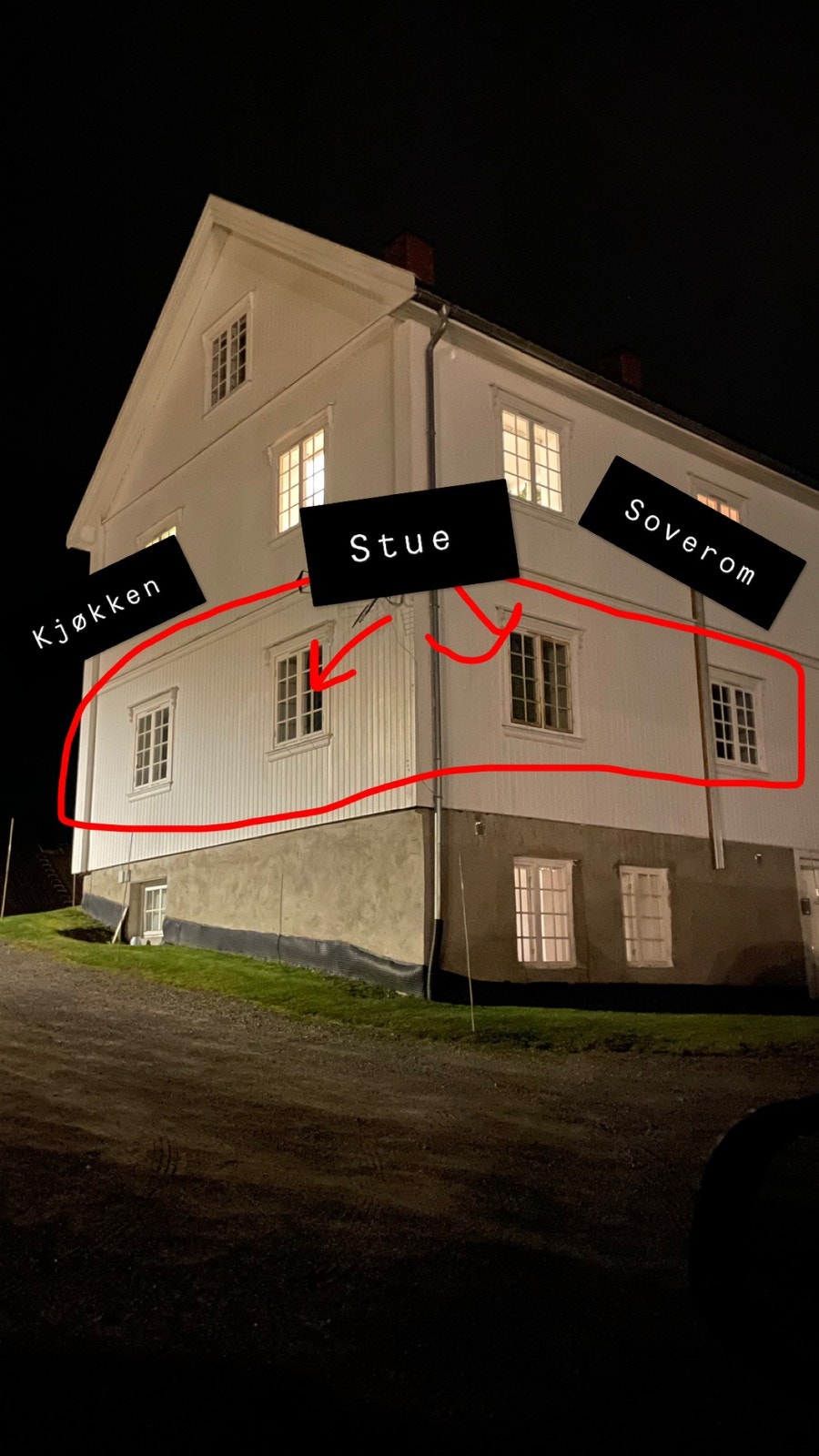 Høy førsteetasje, inngang på oversiden Galleribilde
