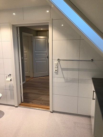 Bad mot soverom Galleribilde