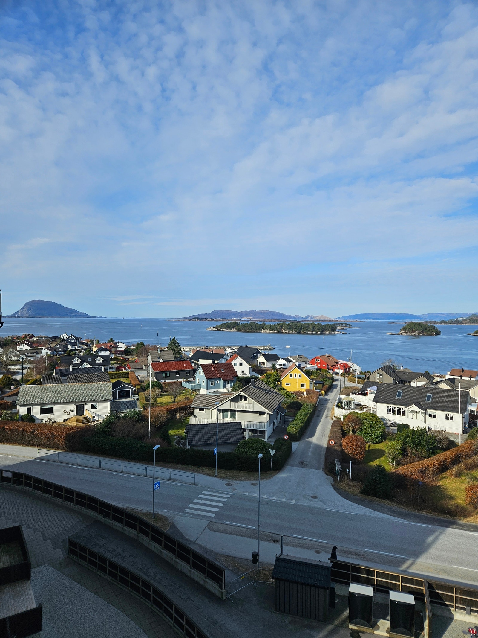Utsikt mot Kalvåg i Nord Galleribilde