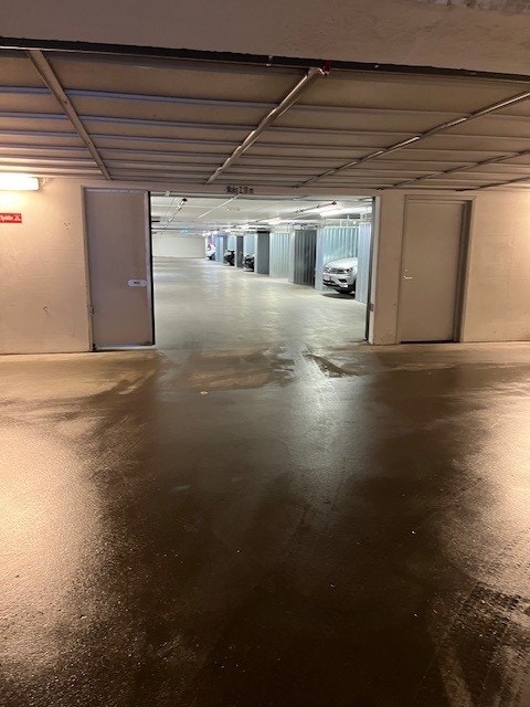 Inn til aktuell garasje Galleribilde