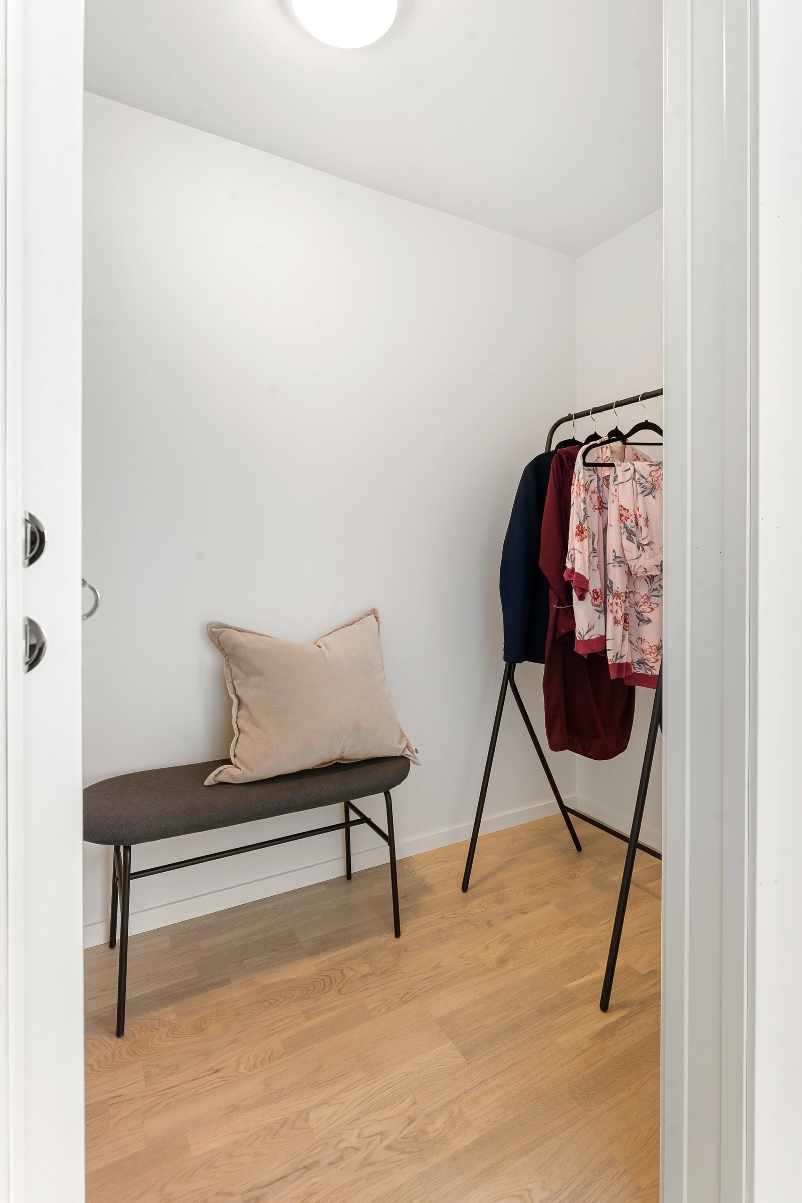 U. etg - Walk in closet tilhørende soverom 1 Galleribilde