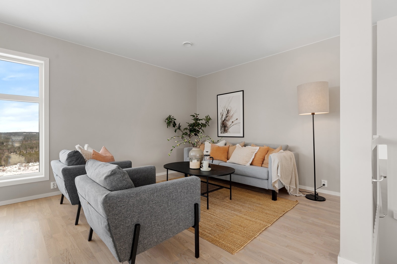 2. etg - Stor og romslig stue Galleribilde