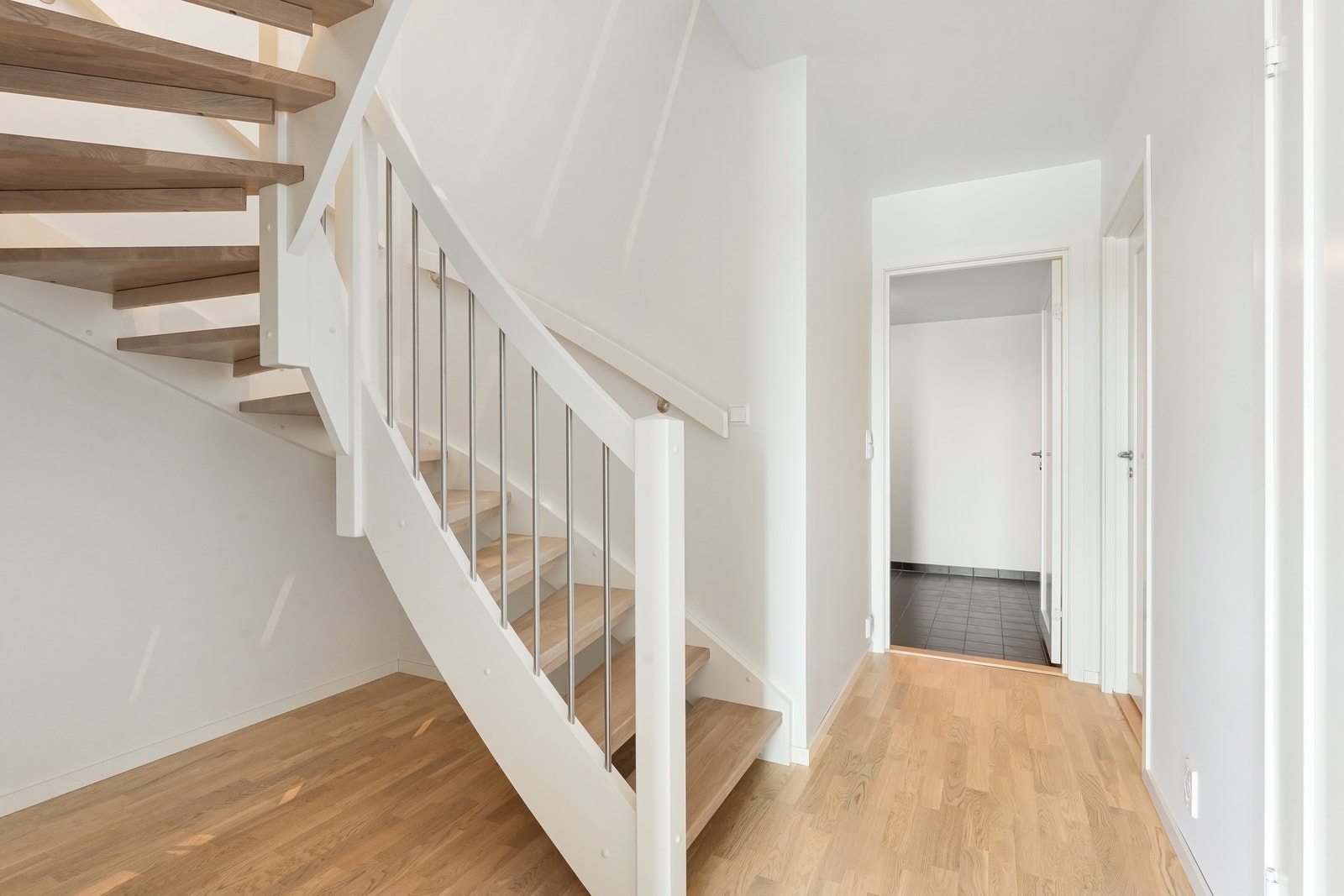 U. etg - Gang/trapp Galleribilde