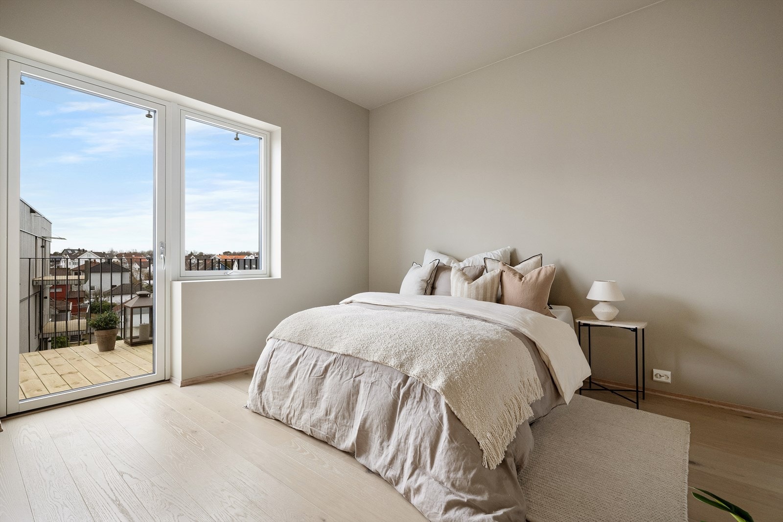 Utgang til balkong. Galleribilde