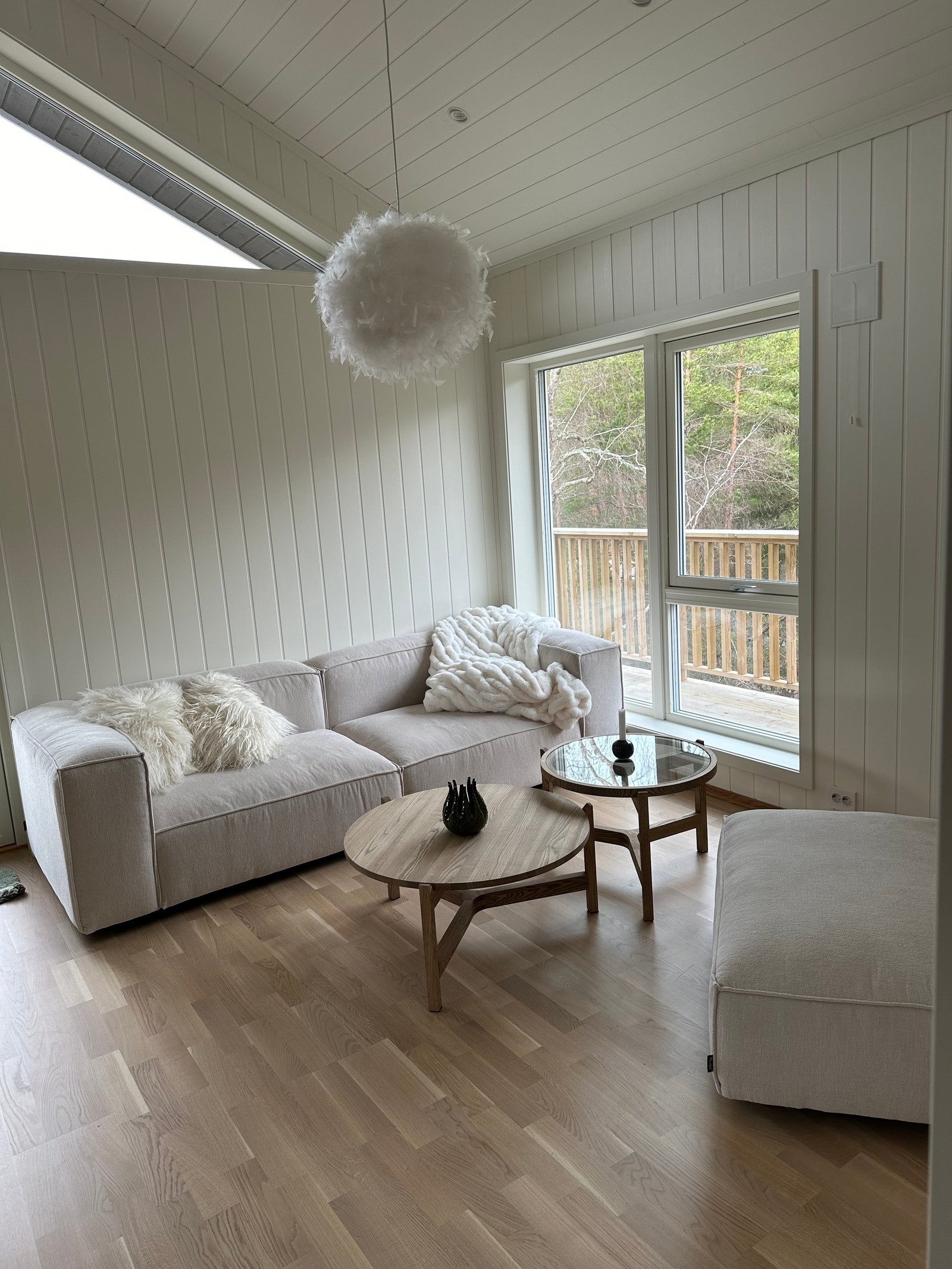 Stue sett fra gang. Galleribilde