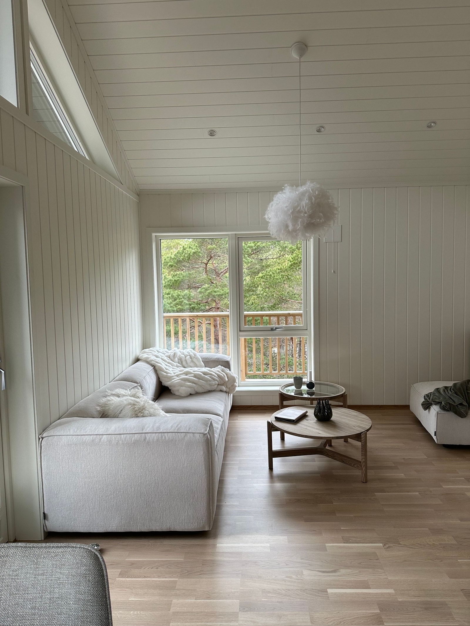 Stue sett fra kjøkken. Galleribilde