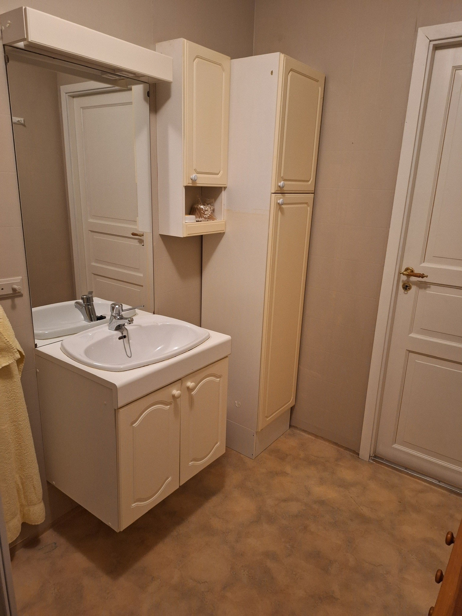 Bad nede Galleribilde