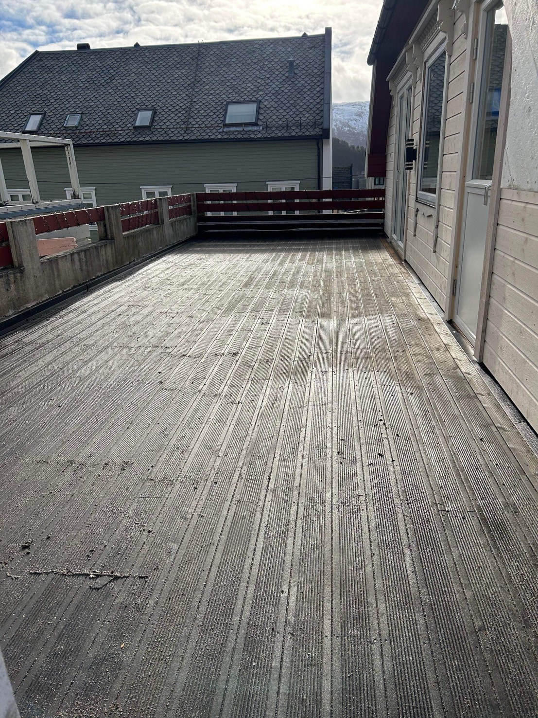 40kvm solrik terrasse - tilhører 3. etg men 2.etg kan også bruke denne Galleribilde