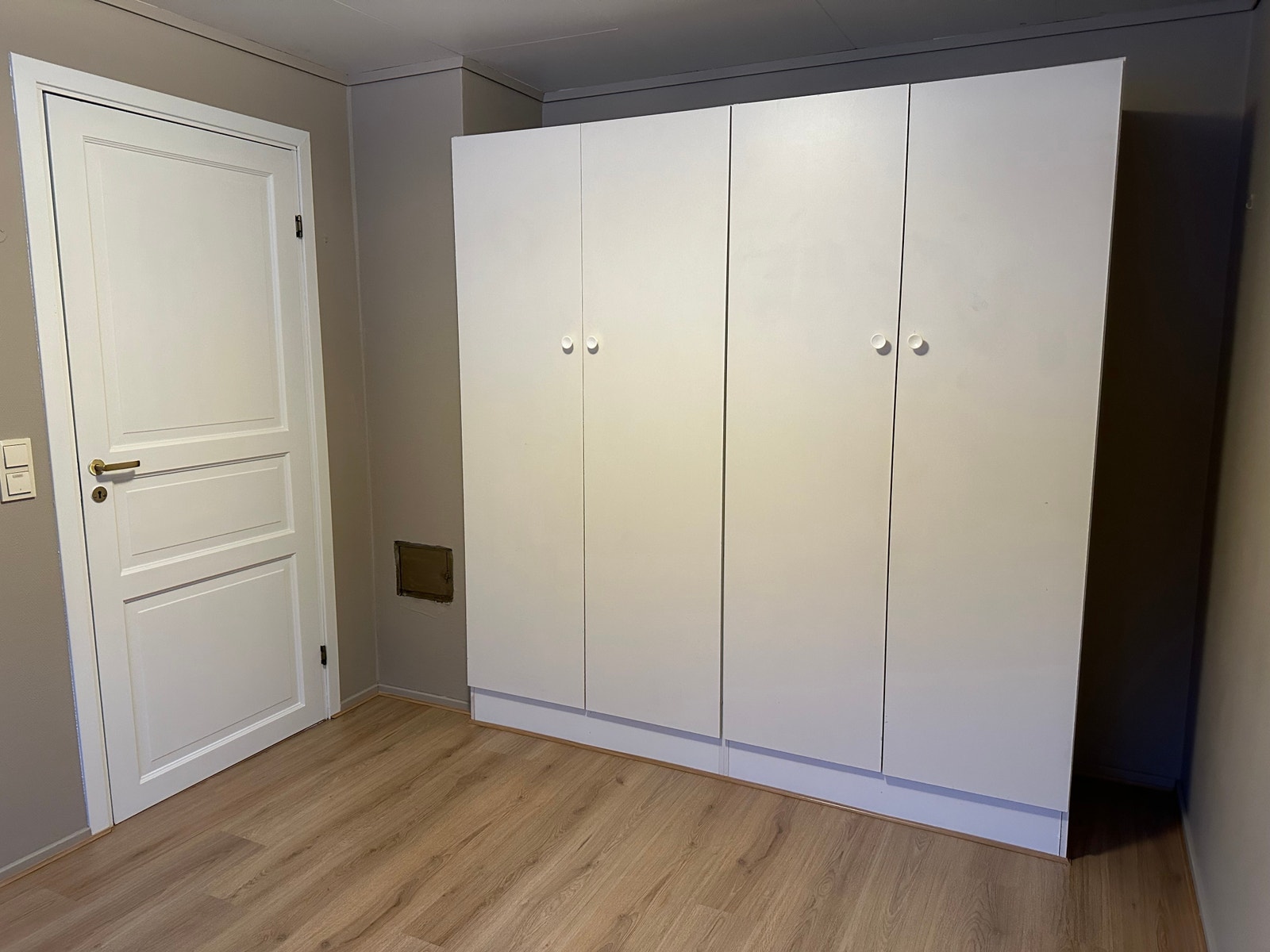 Med god lagring til klær Galleribilde