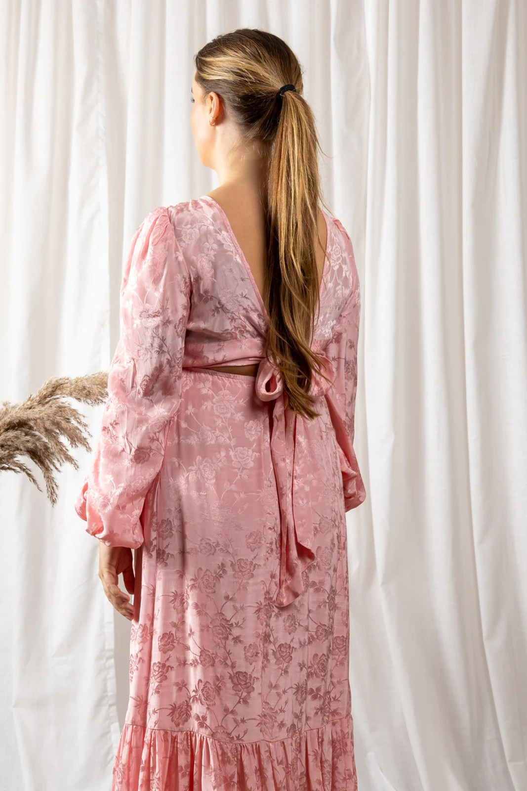 Bytimo gown jacquard open back | FINN torget