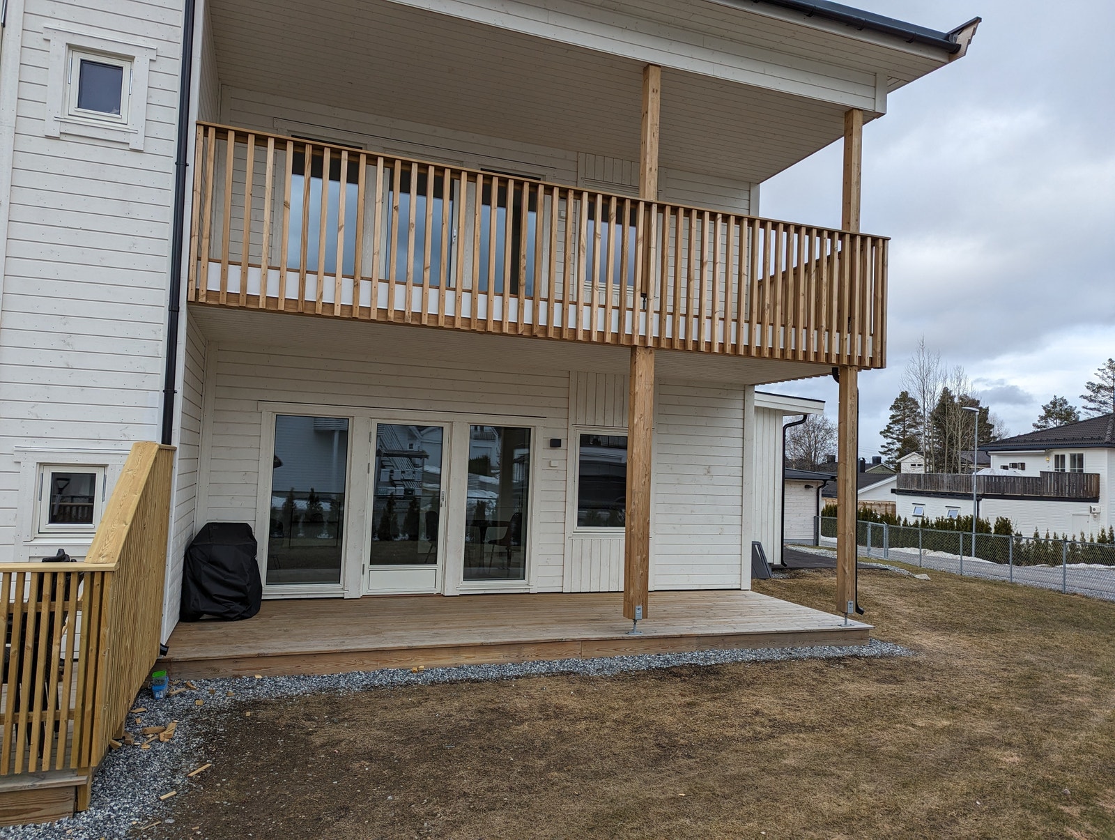 Leilighet 0201, terrasse med overbygg Galleribilde