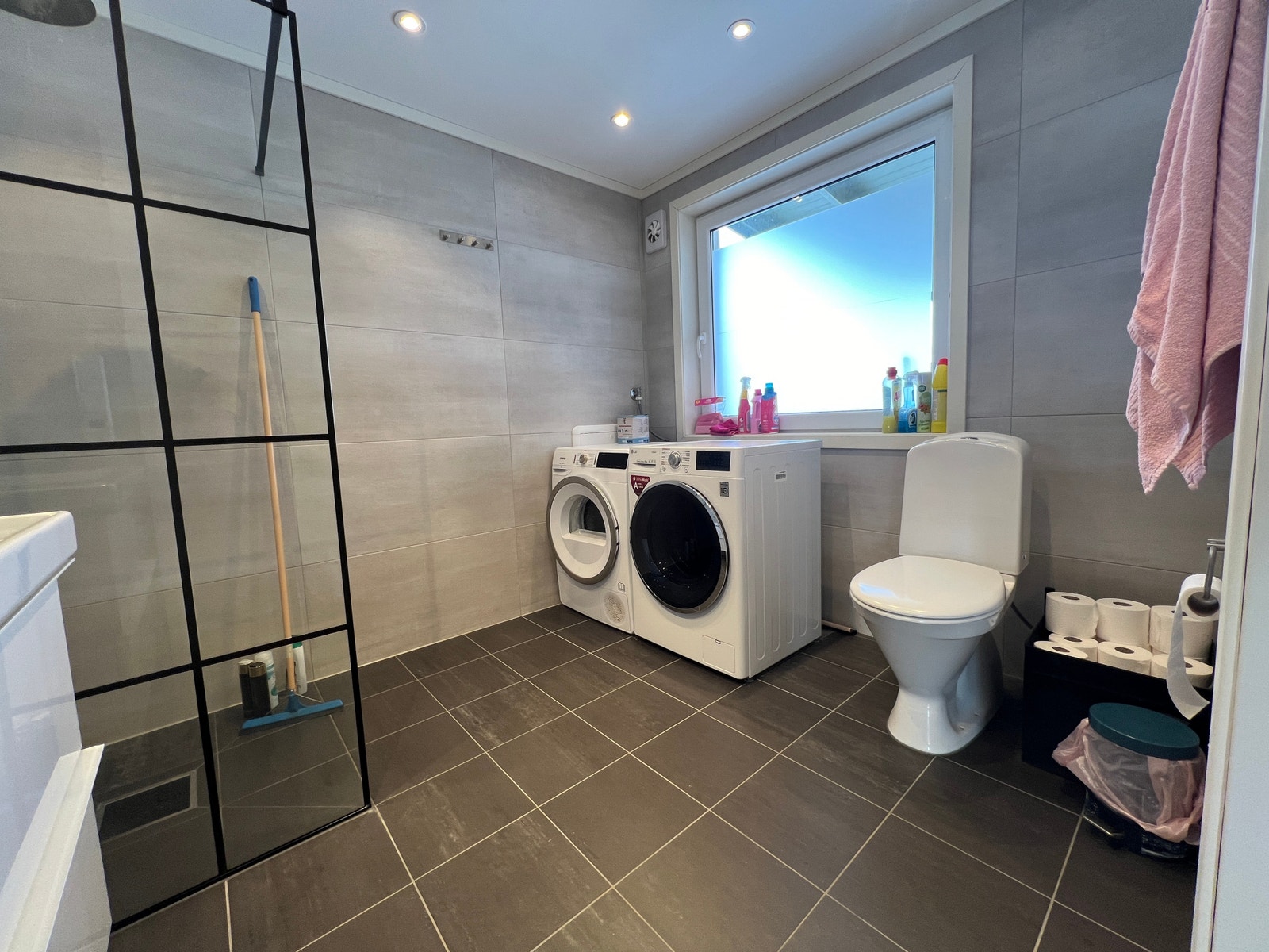 Vask og tørk på bad Galleribilde