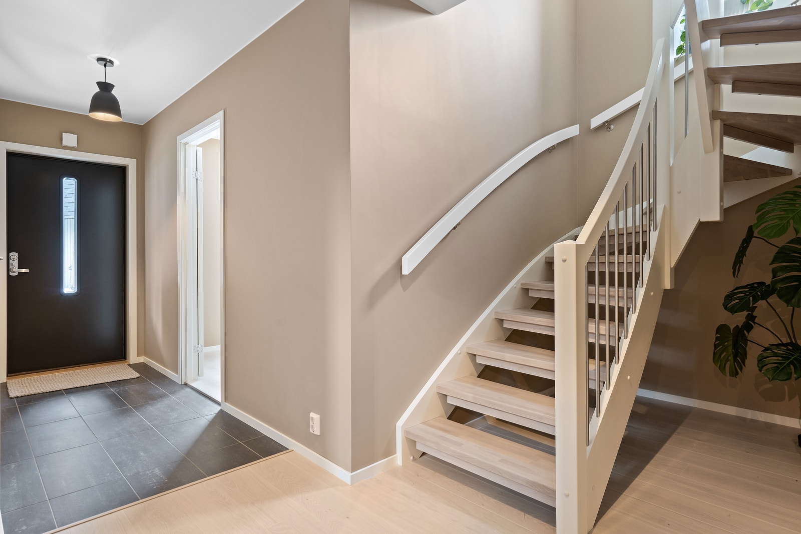 Ferdigstilt bolig av tilsvarende utforming som Eikelijordet 37 Galleribilde