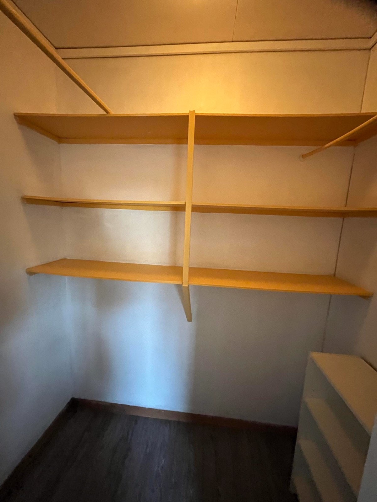 Innvendig bod tilknyttet hovedsoverom Galleribilde