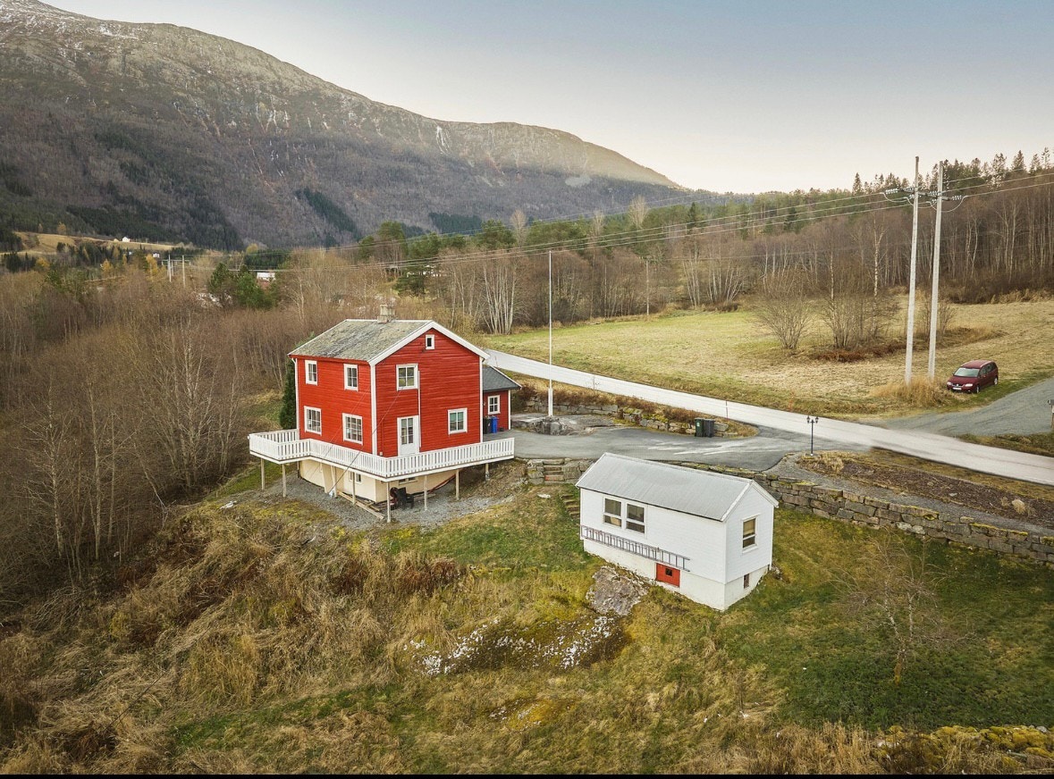 Hvit sommerhus / Stue følger med leien. Galleribilde