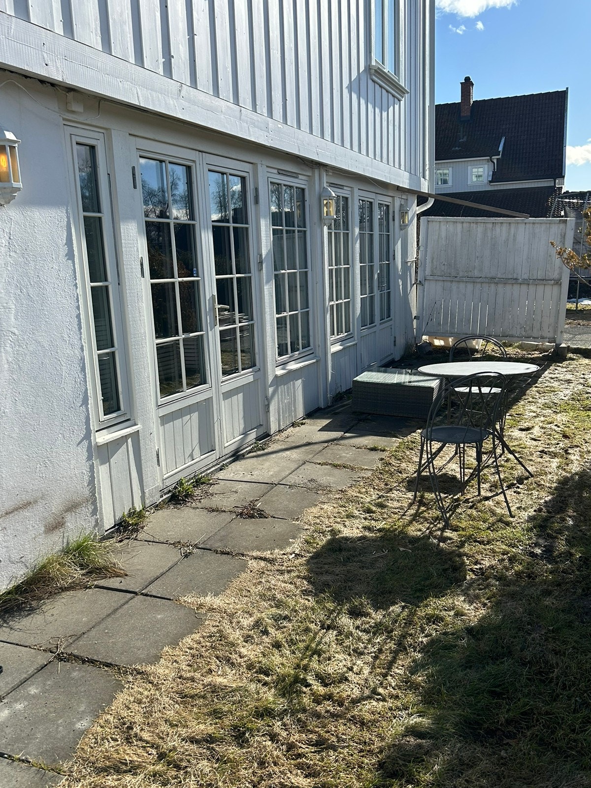 Egen inngang med hage Galleribilde