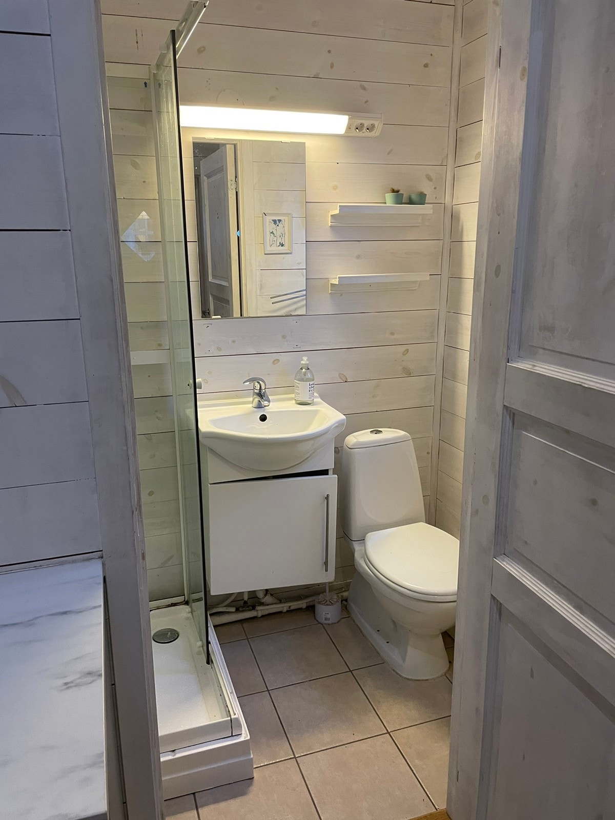 Gammelt bilde. Ny innredning og dusj er installert. Galleribilde