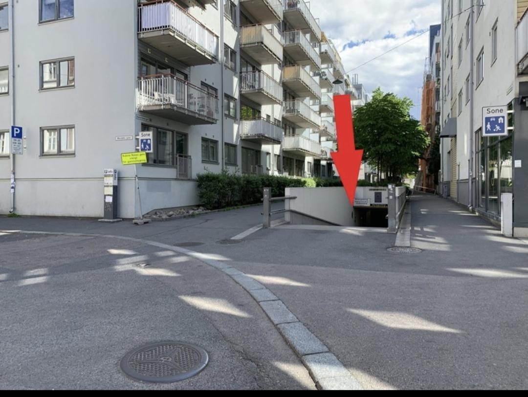 Inn og utkjøring fra Mandalls gate / Rubina Ranas gt Galleribilde