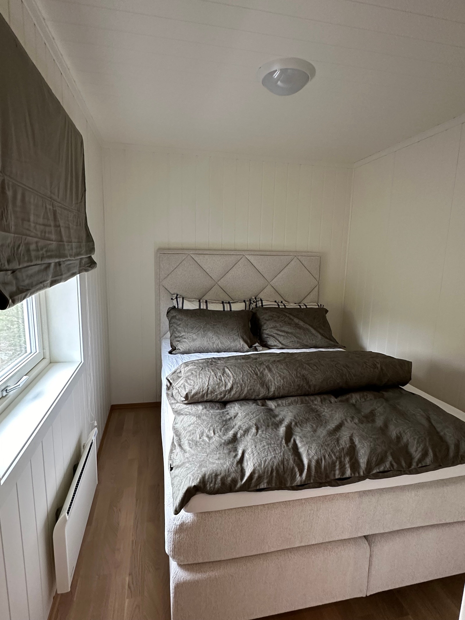 Soverom 2, seng 150 cm bred og 200 cm lang. Galleribilde