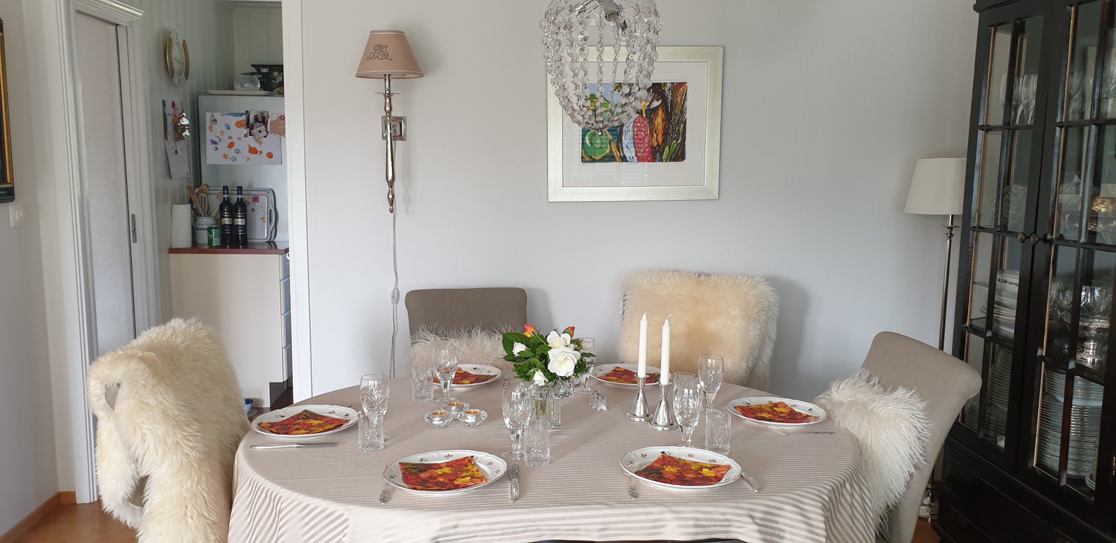 Spisebord i stuen Galleribilde