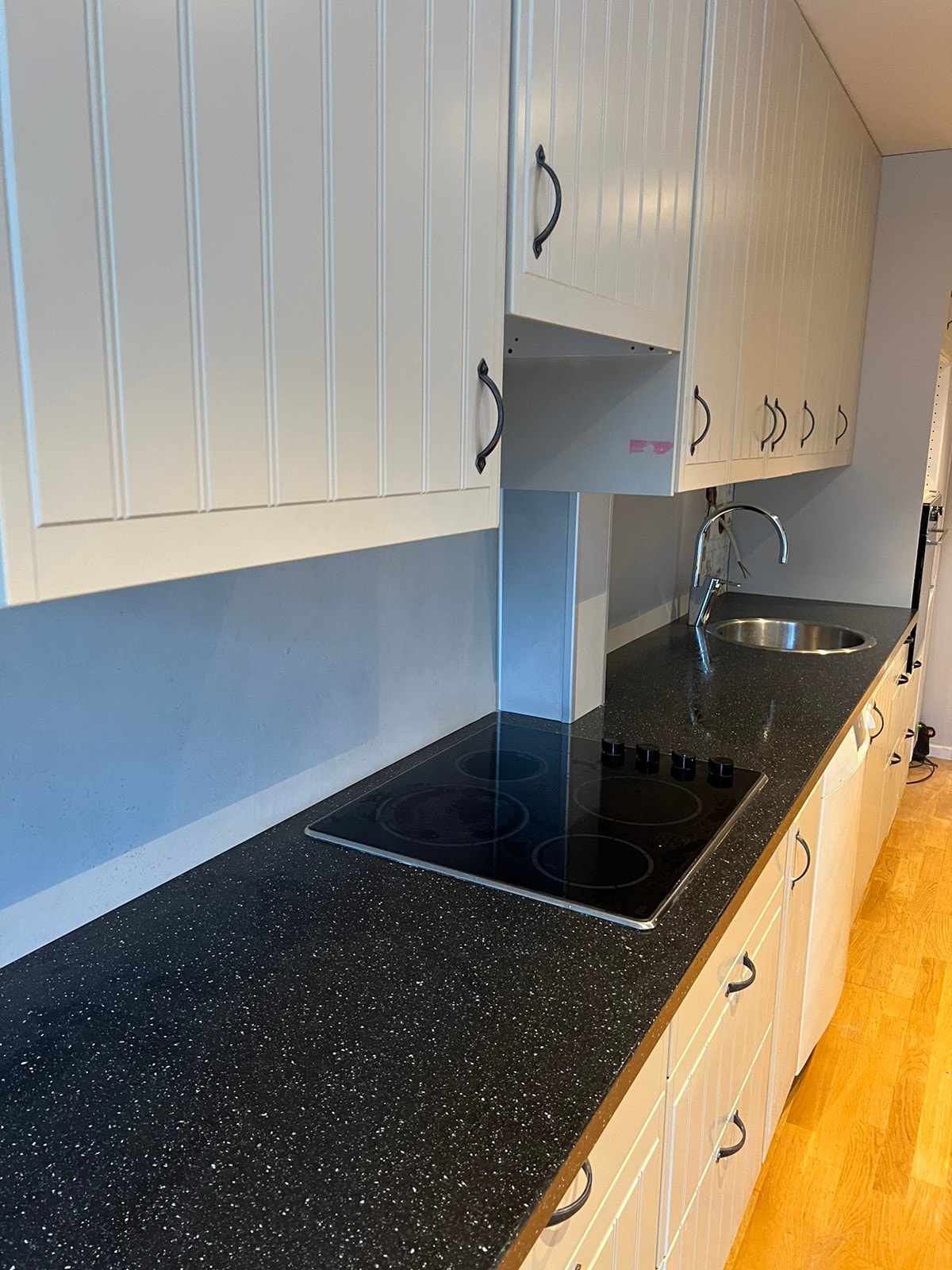 Kjøkken med integrerte hvitevarer Galleribilde