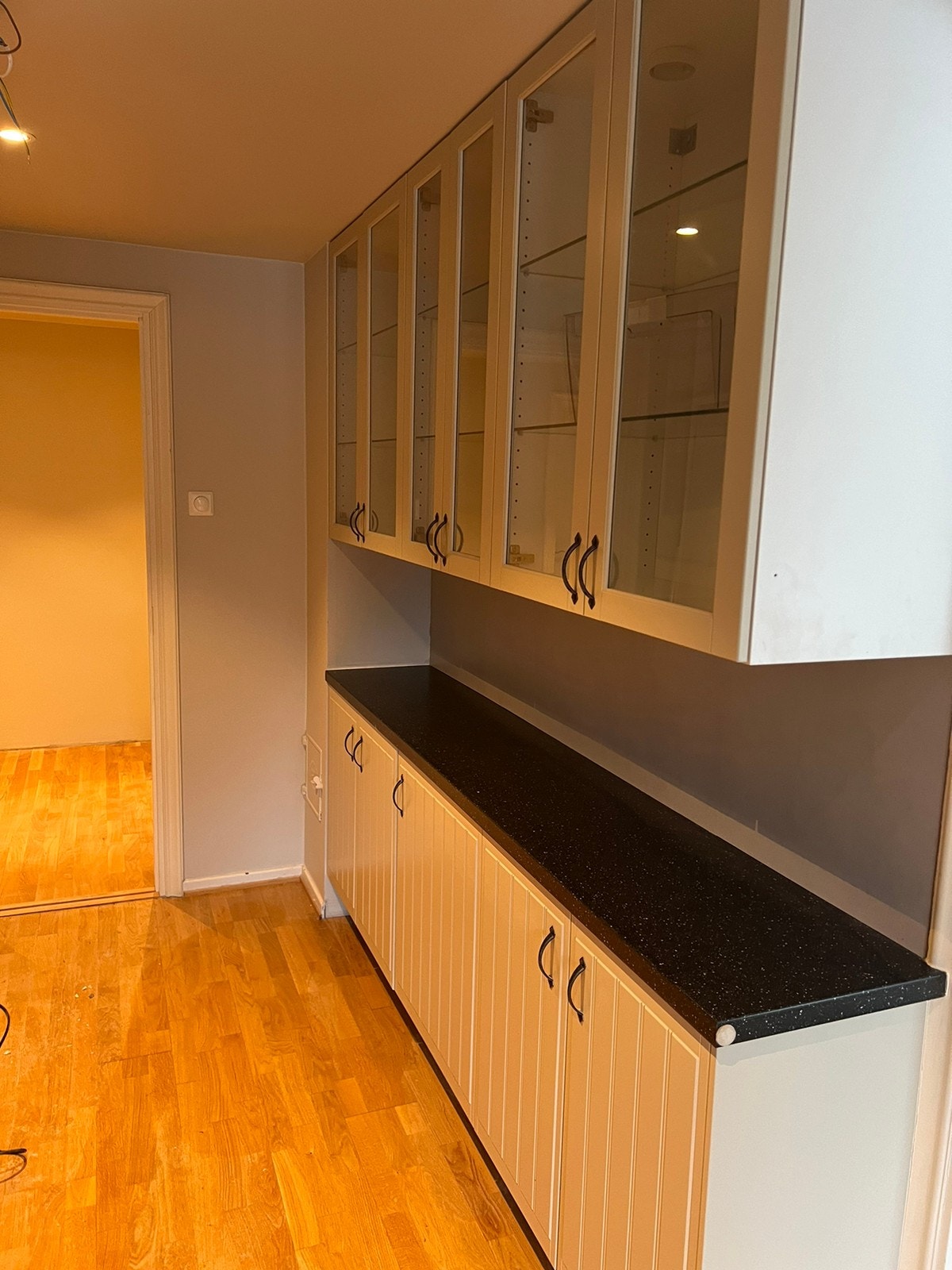 Godt med skap plass på kjøkkenet Galleribilde