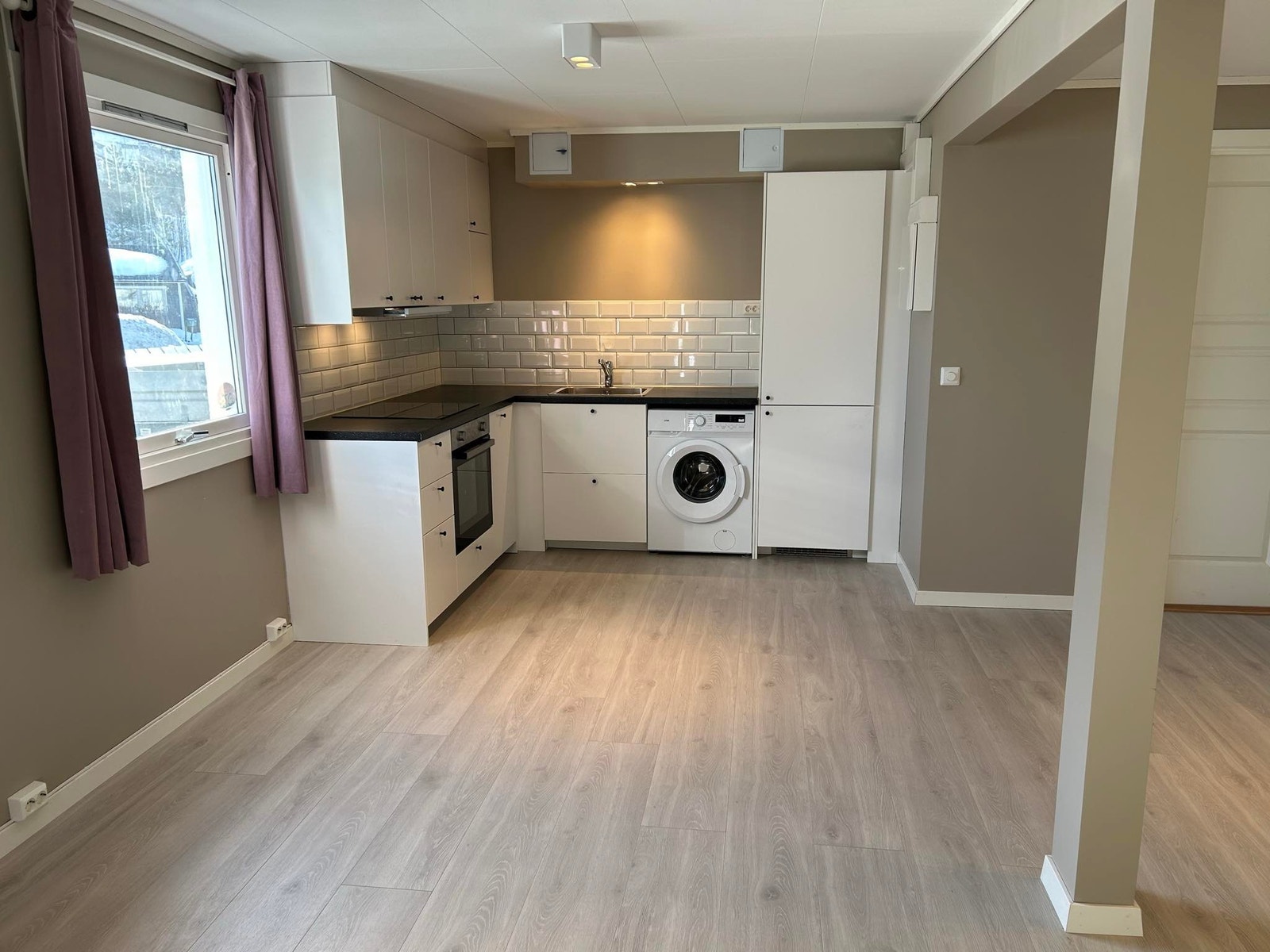 Stue/kjøkken. Galleribilde