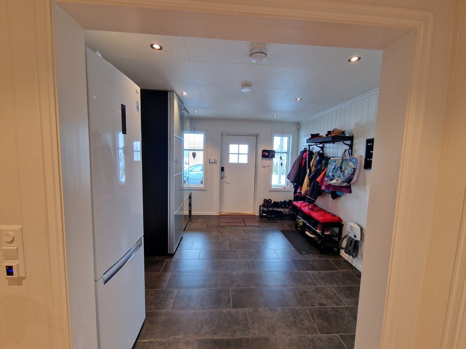 Felles gang ink kjøleskap for hybelboere Galleribilde