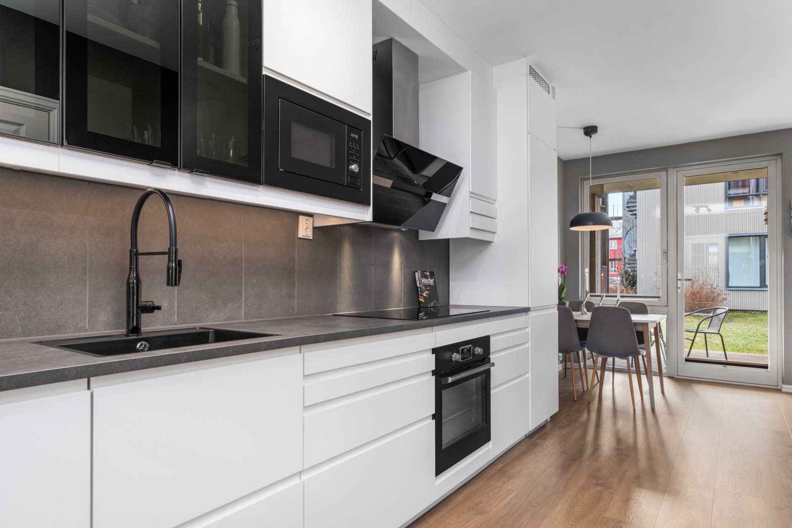 Nytt kjøkken fra 2020 med tilstandsgrad 0 av takstmann. Galleribilde