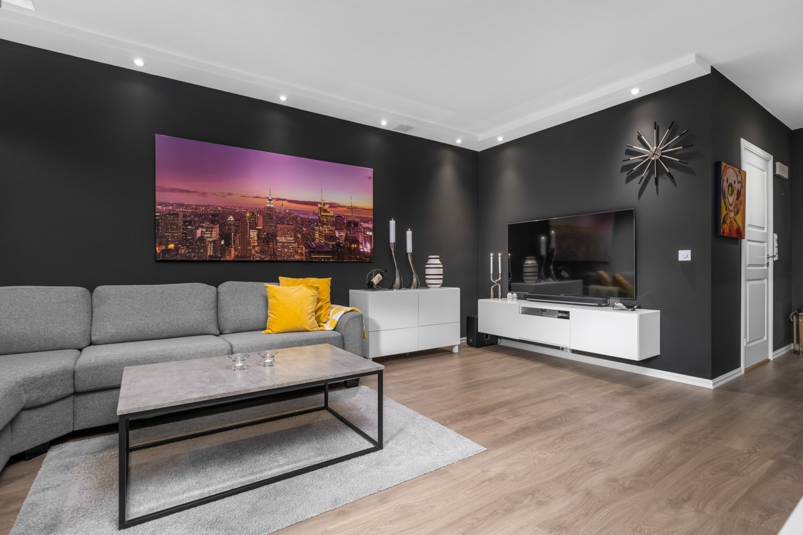 Downlights på stua med etablert i 2019 Galleribilde