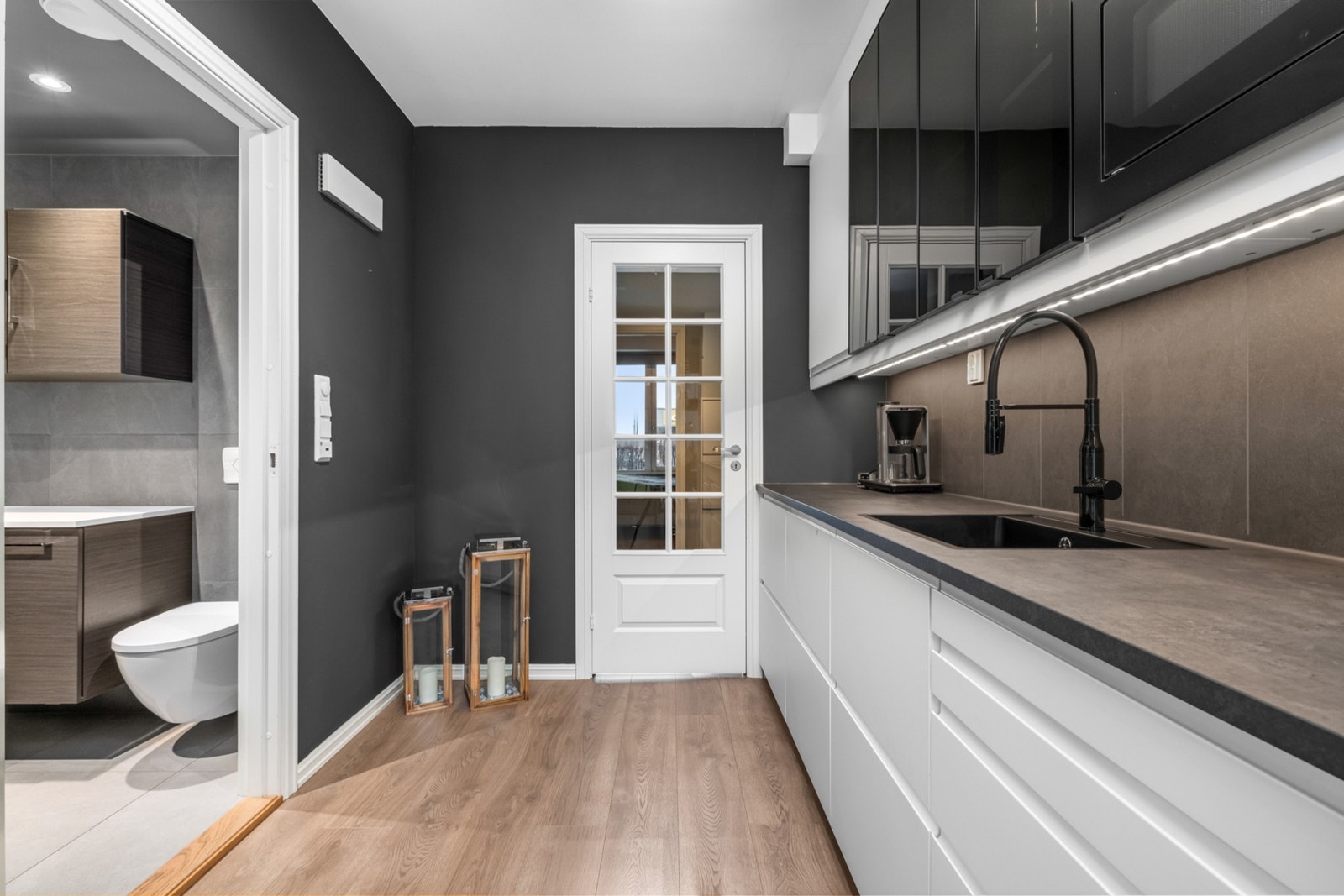 Leiligheten har vannbåren varme til radiatorer fra byggeår Galleribilde