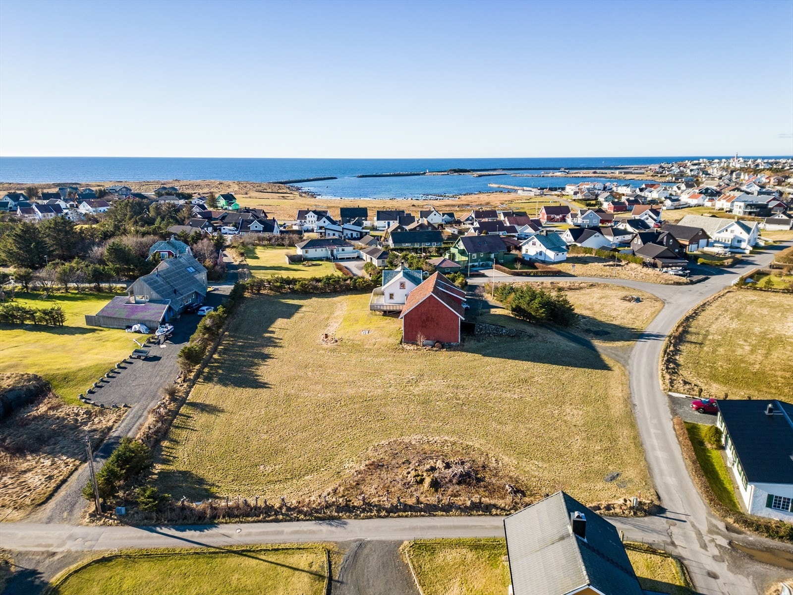 Tomtene ligger fint til på Borhaug med kort avstand til det meste. Galleribilde