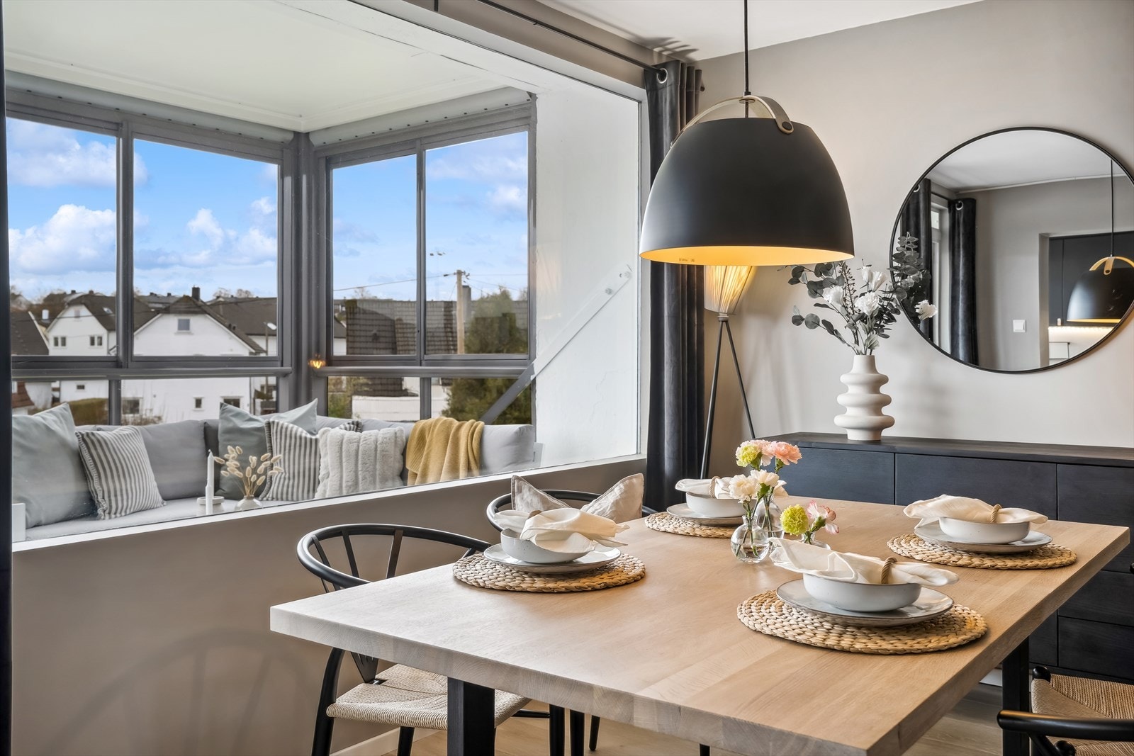 Koselig spiseplass, familiens samlingspunkt. Galleribilde